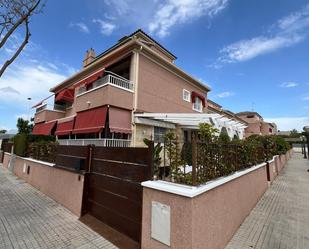 Vista exterior de Casa o xalet en venda en Elche / Elx amb Terrassa