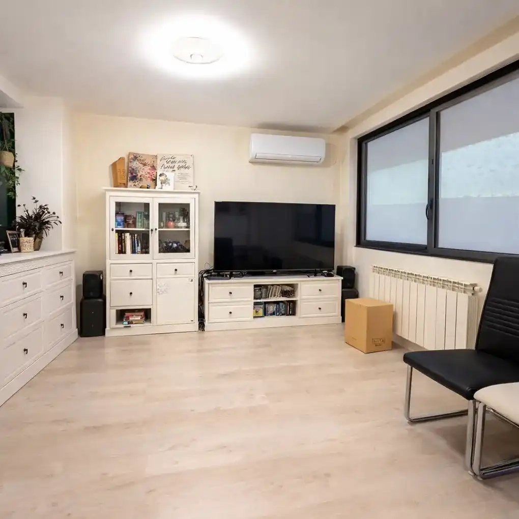 Sala d'estar de Casa adosada en venda en Esteribar amb Calefacció, Jardí privat i Terrassa