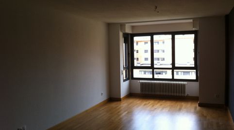 Foto 2 de Piso en venta en Calle Remigia Echarren, 2, Chantrea, Pamplona / Iruña