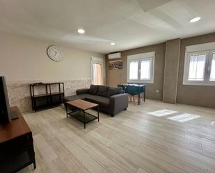 Living room of Flat to rent in Malpartida de Plasencia  with Air Conditioner, Terrace and Furnished