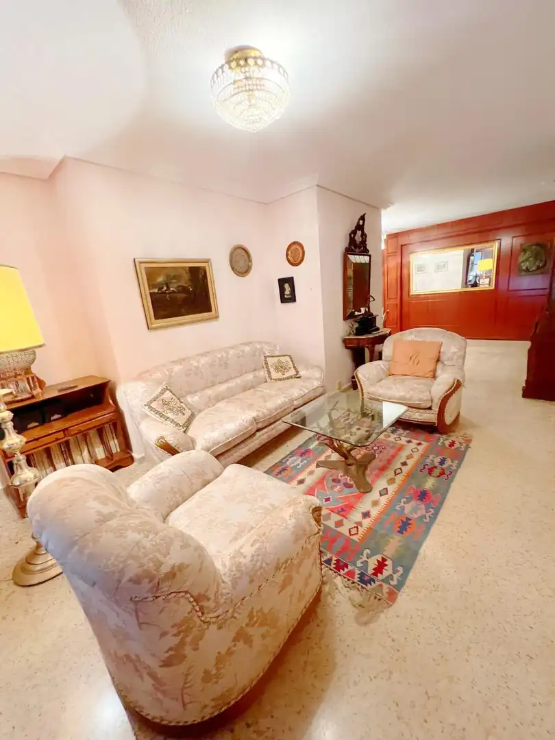 Flat with lift to rent in Calle POETA DURAN Y TORTAJADA