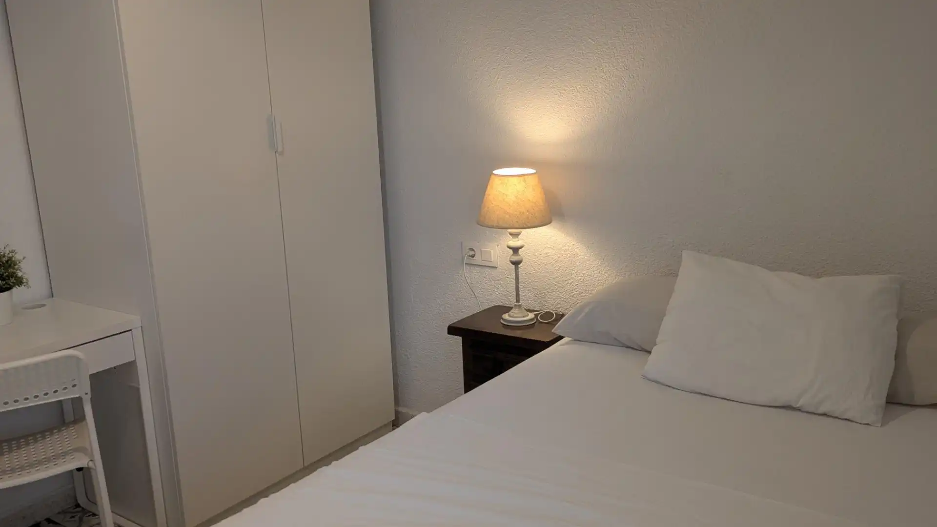 Bedroom of Flat for rent in Valencia  with Air Conditioner