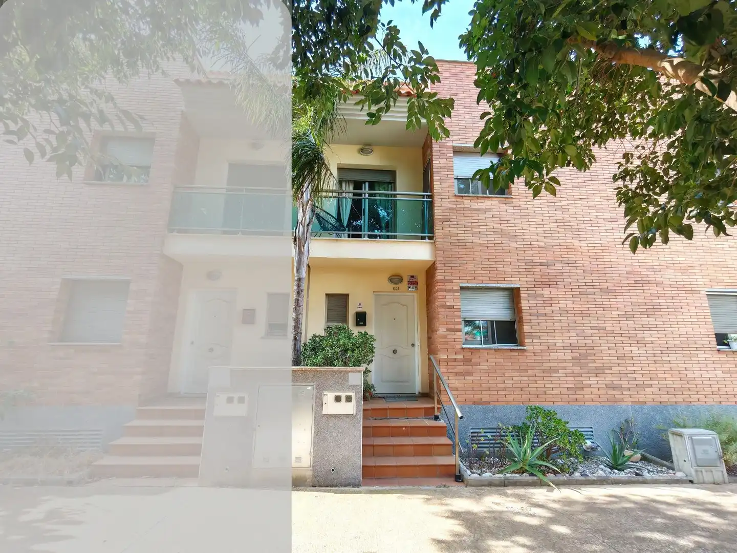 Vista exterior de Casa adosada en venta en El Vendrell con Aire acondicionado, Calefacción y Jardín privado