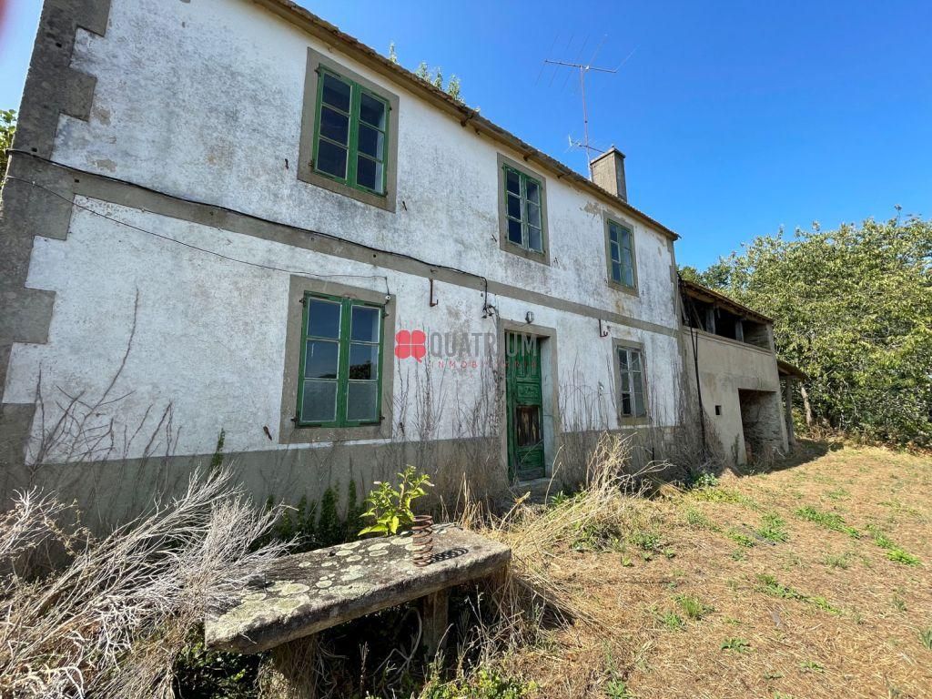 Vista exterior de Casa o xalet en venda en Vedra amb Jardí privat