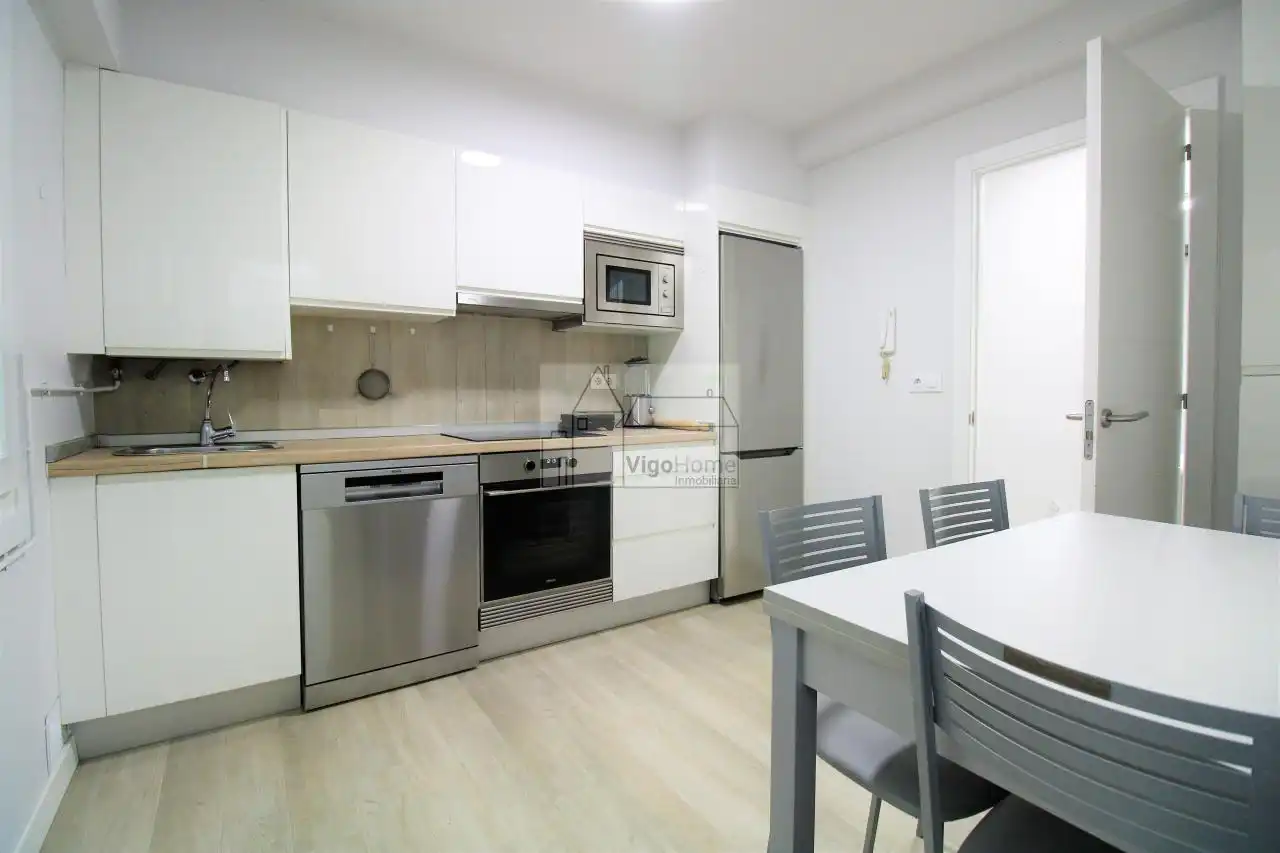 Kitchen of Flat for rent in Vigo   with Heating, Terrace and Furnished