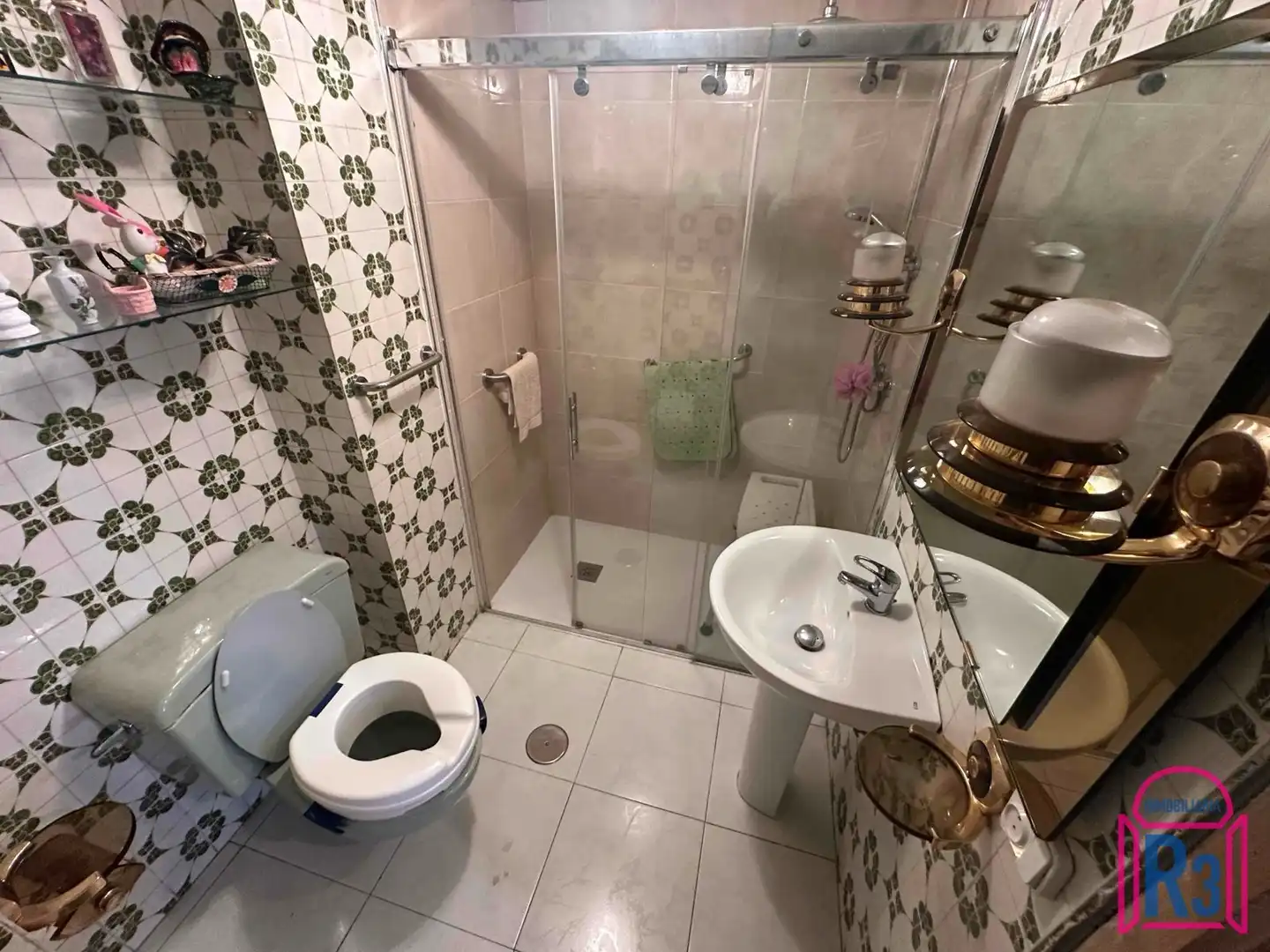 Baño de Piso en venta en León Capital  con Calefacción y Terraza