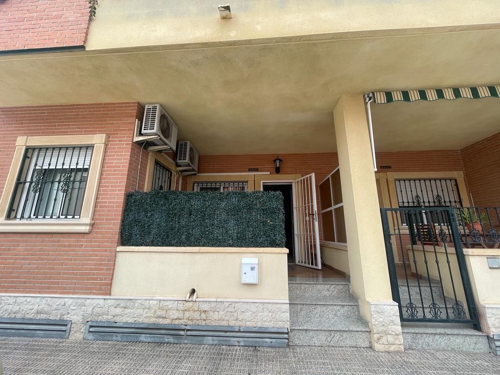 Vista exterior de Planta baixa en venda en Almoradí amb Aire condicionat i Terrassa