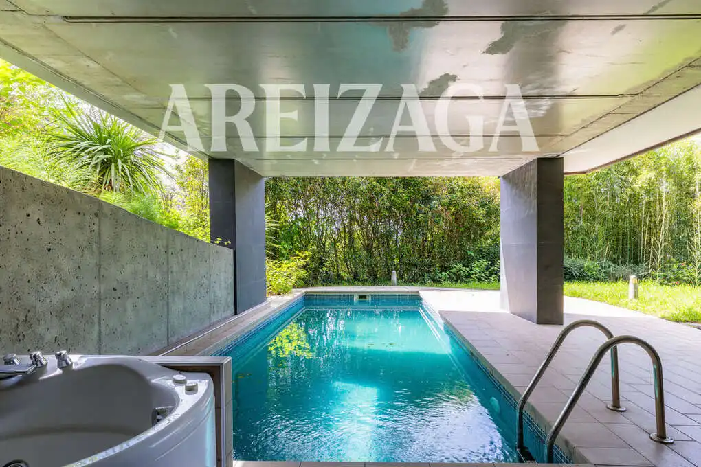 Piscina de Casa o xalet en venda en Miramon - Zorroaga