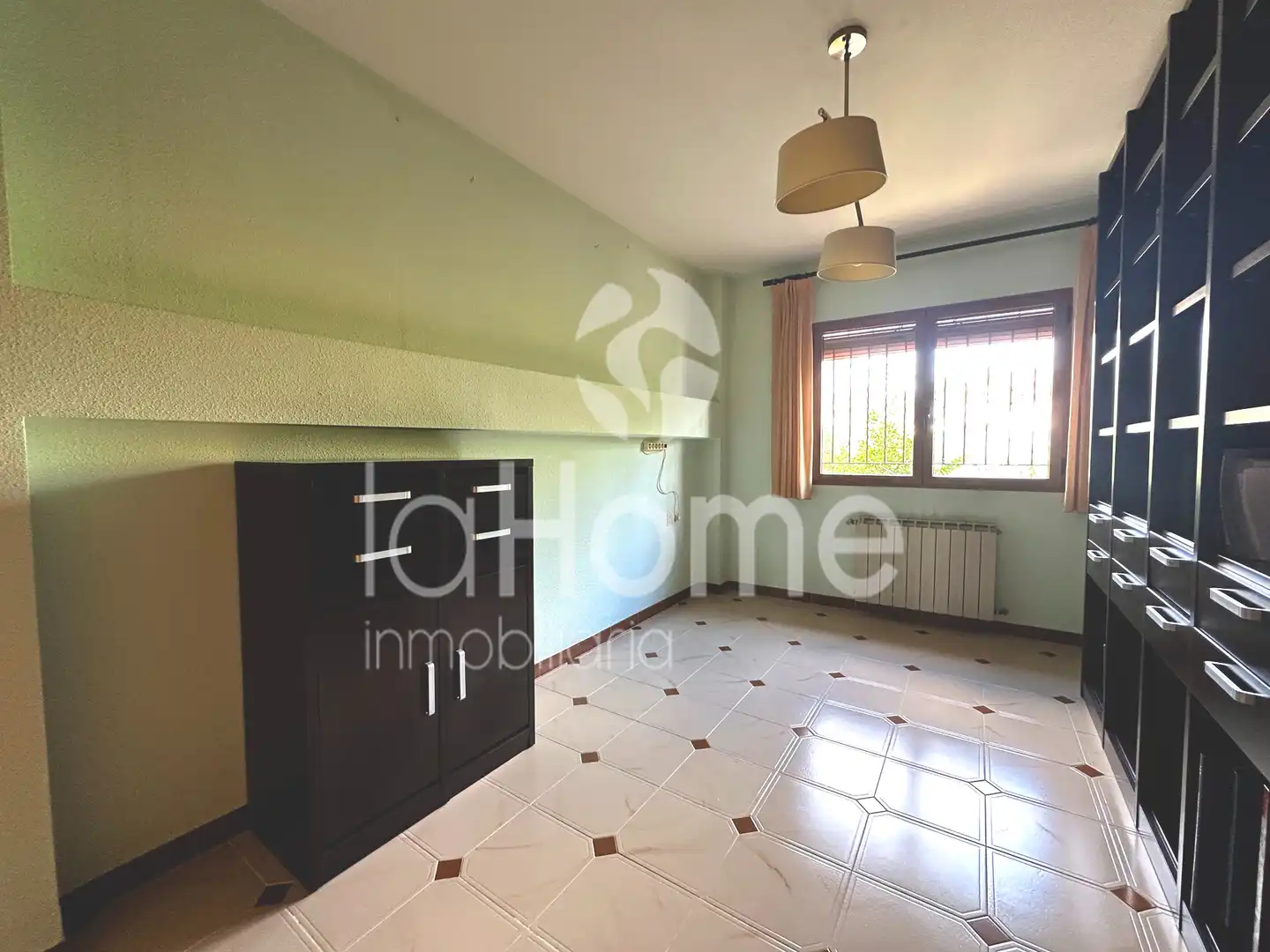Wohnzimmer von Haus oder Chalet zum Verkauf in Paterna mit Klimaanlage, Heizung und Privatgarten