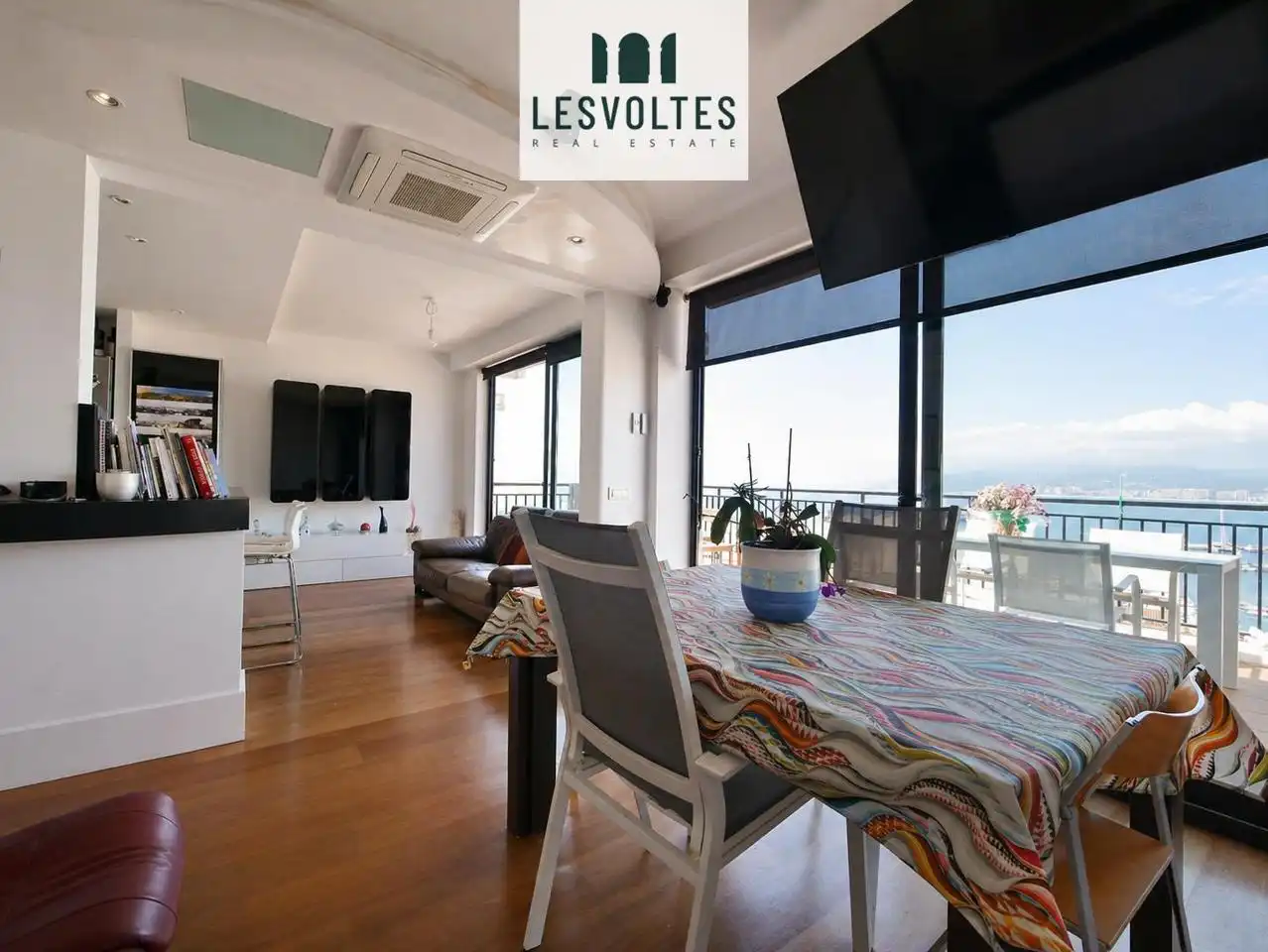 Sala de estar de Apartamento en venta en Palamós con Calefacción, Parquet y Balcón
