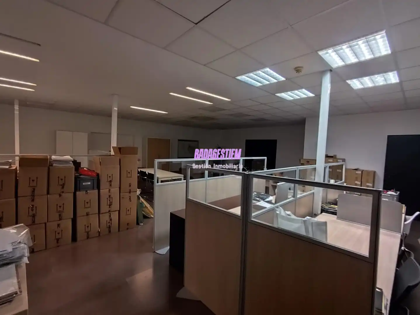 Fabrikhallen zur Miete in Badalona