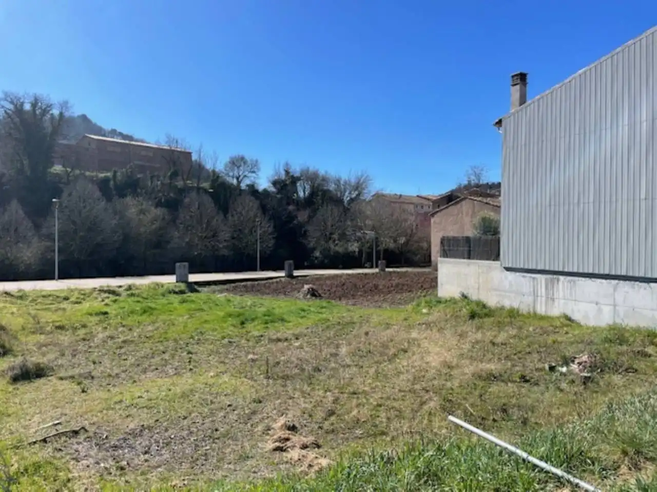 Rustikales Grundstück zum Verkauf in Santa Eulàlia de Riuprimer