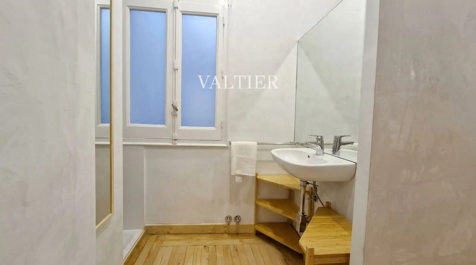 Badezimmer von Wohnung zur Miete in Madrid mit Klimaanlage, Heizung und Terrasse