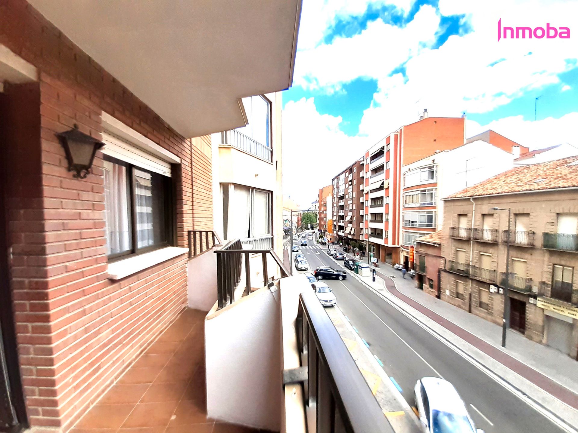 Vista exterior de Pis en venda en Aranda de Duero amb Calefacció, Parquet i Terrassa
