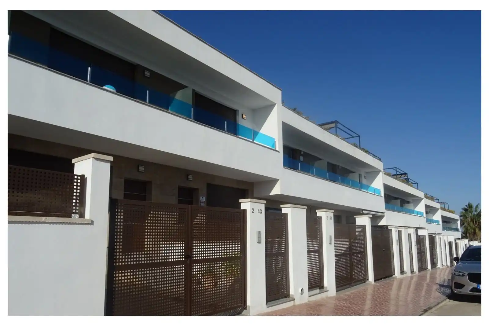 Außenansicht von Wohnungen zum Verkauf in Torrevieja mit Terrasse, Balkon und Gemeinschaftspool