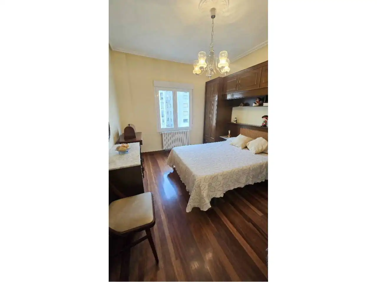 Dormitori de Apartament en venda en  Logroño amb Calefacció, Parquet i Terrassa