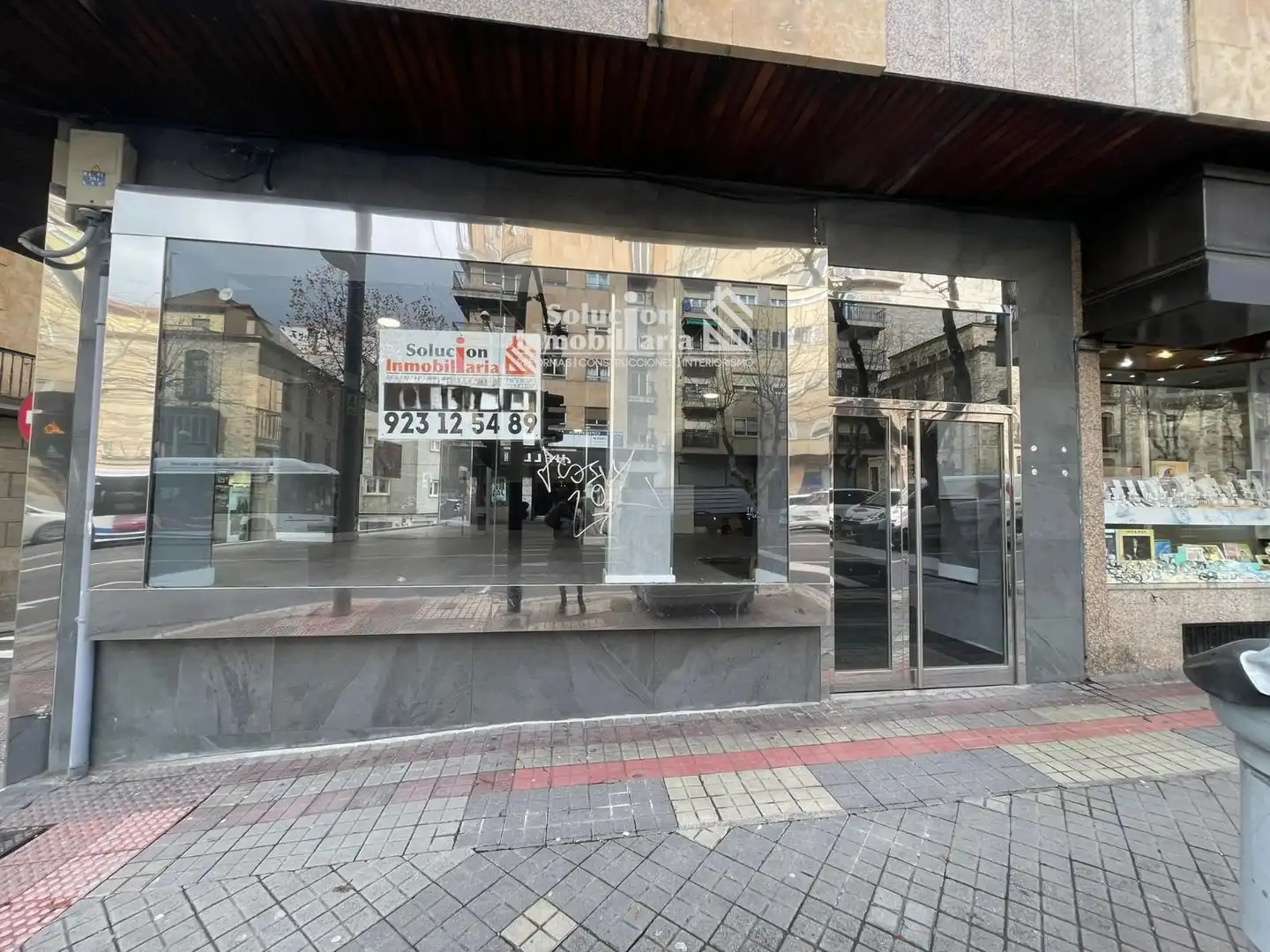 Vista exterior de Local de lloguer en Salamanca