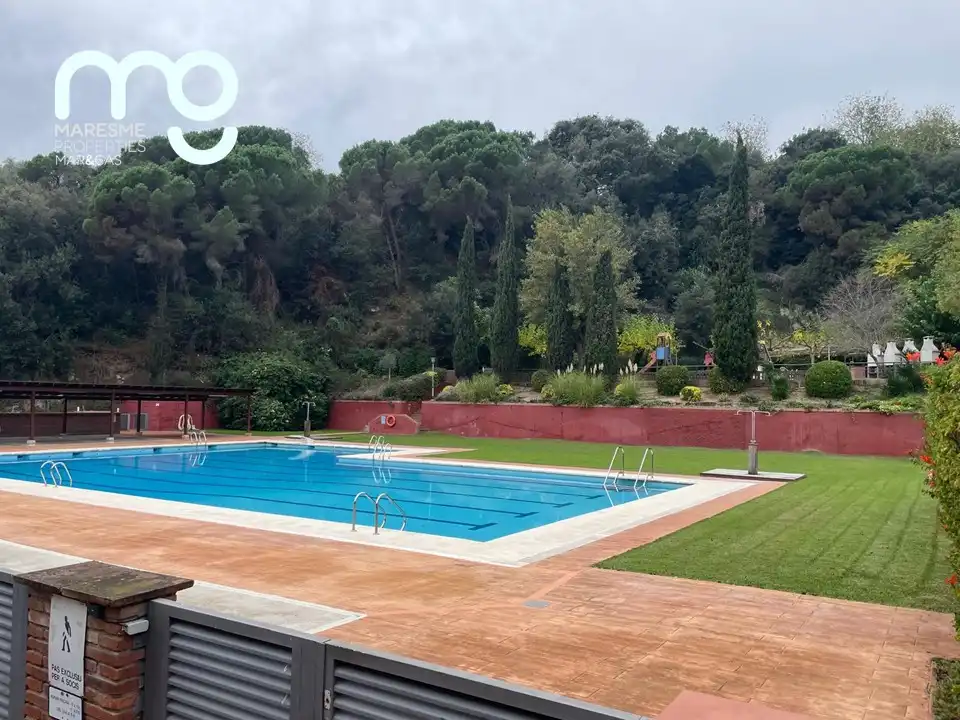 Swimming pool of Flat for rent in Sant Vicenç de Montalt  with Air Conditioner, Heating and Terrace