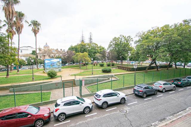 Piso en Venta en Avenida REINA MERCEDES en Sector Sur  - La Palmera - Reina Mercedes