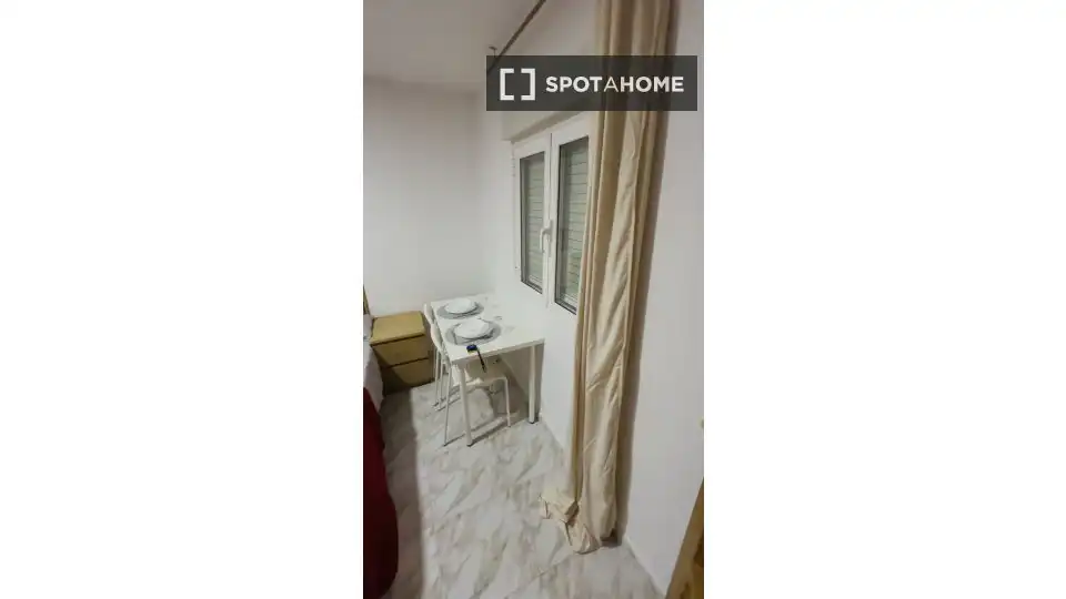 Room in Zofio