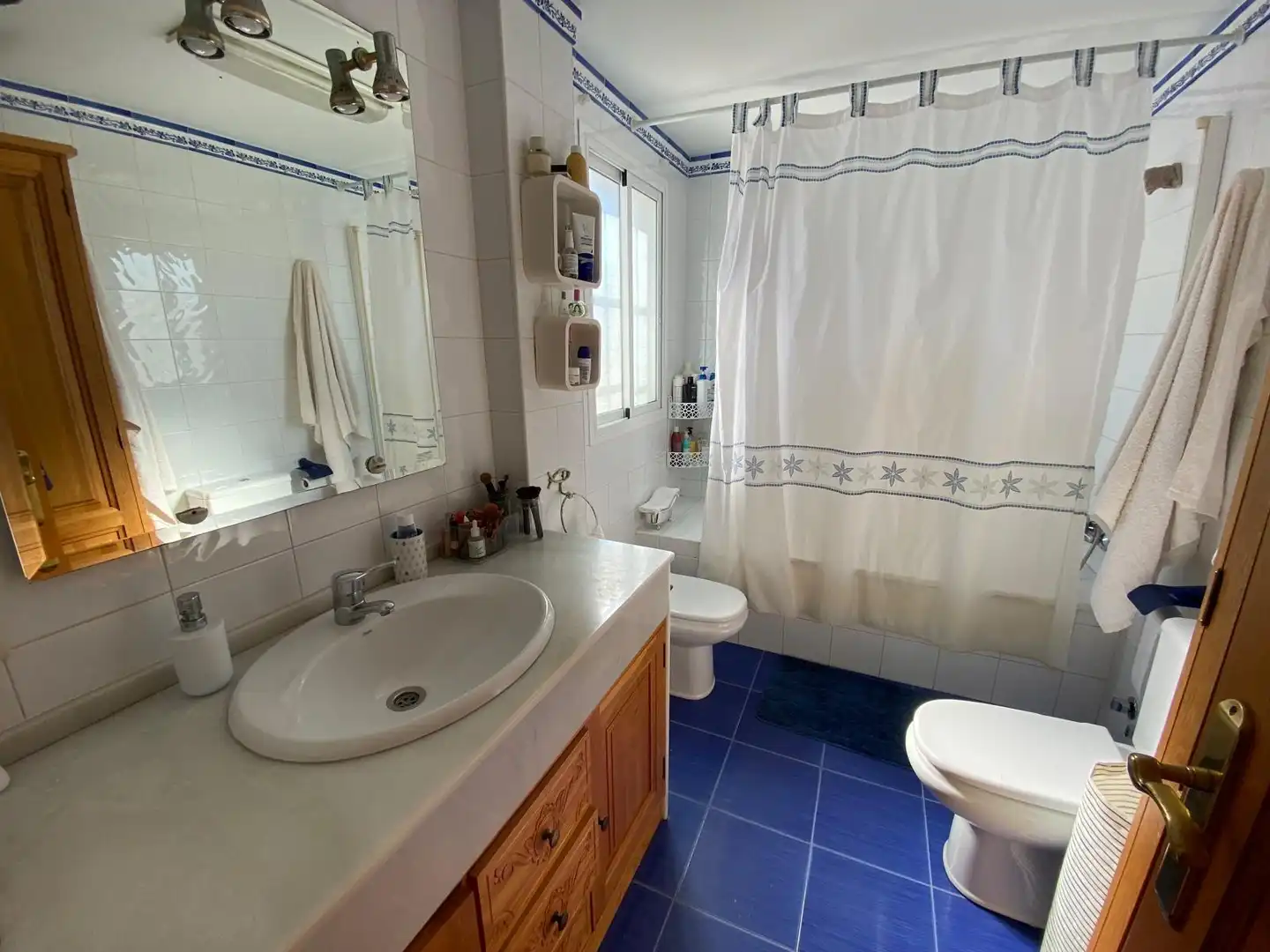 Bathroom of Detached homes for sale in Los Barrios  with Heating, Terrace and Storage room