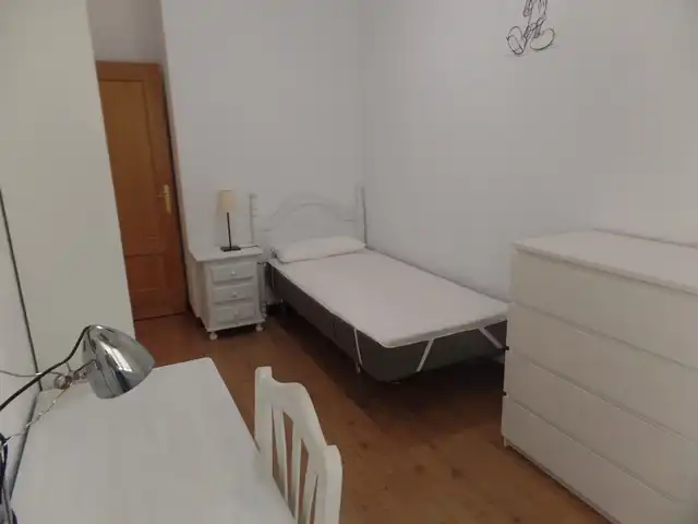 Schlafzimmer von Wohnung zur Miete in Madrid mit Heizung, Terrasse und Möbliert