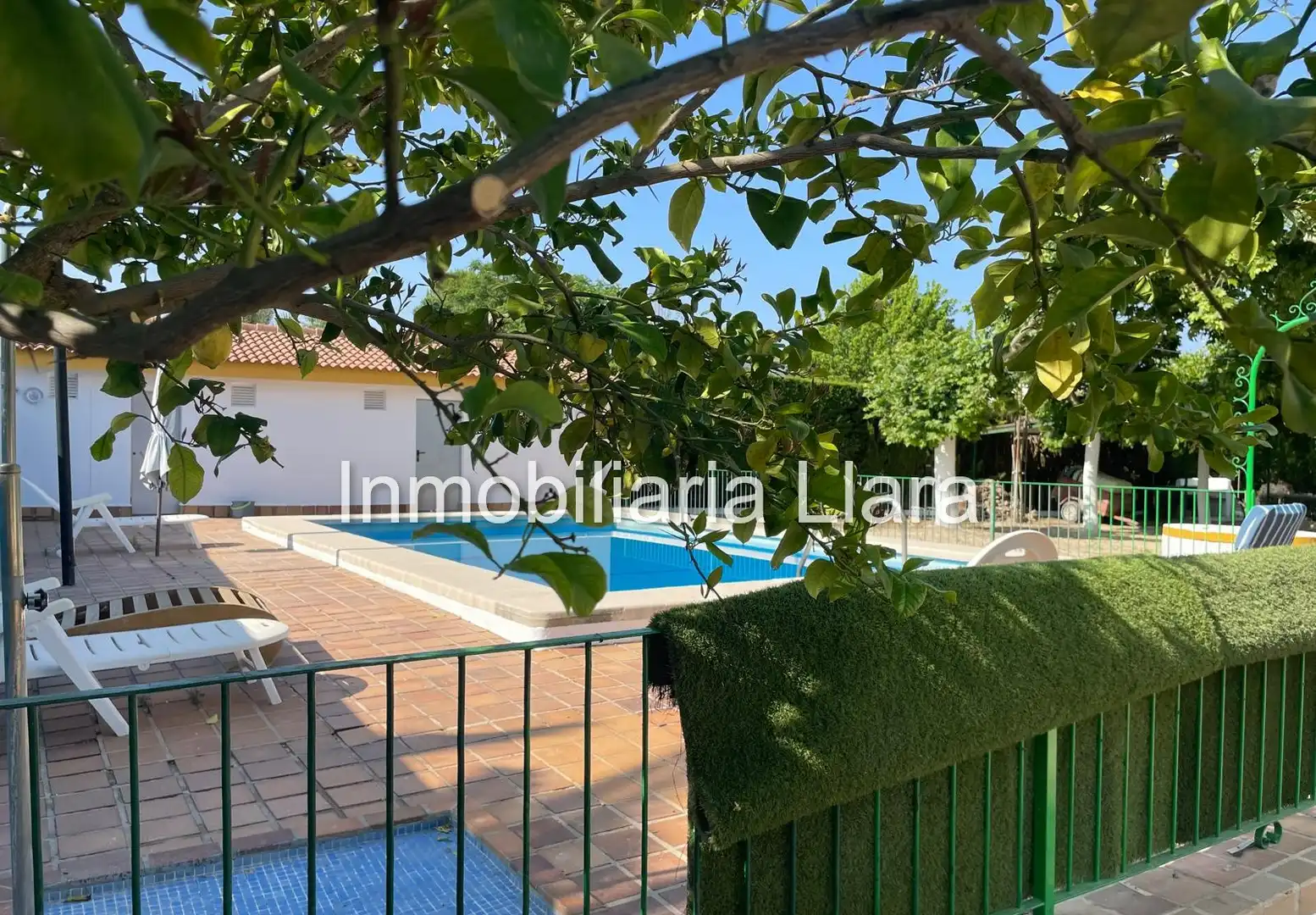 Vista exterior de Casa o chalet en venta en Lucena con Aire acondicionado, Jardín privado y Piscina