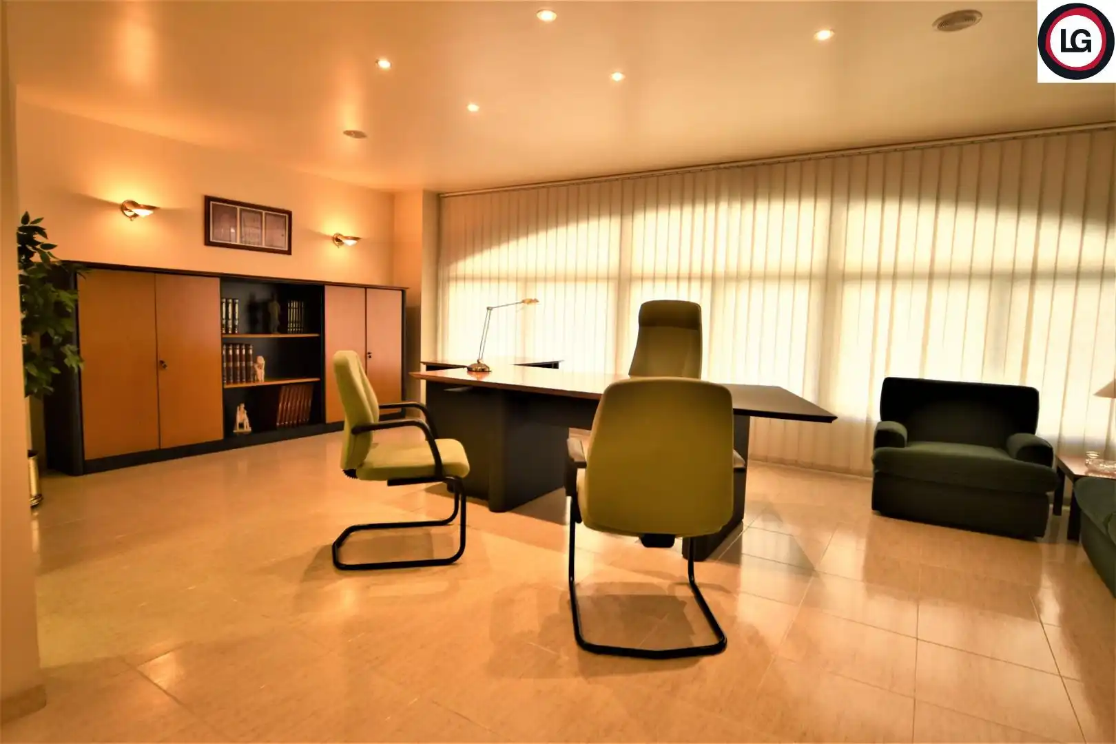 Office space with lift for sale in Pallars 6, imagen 16