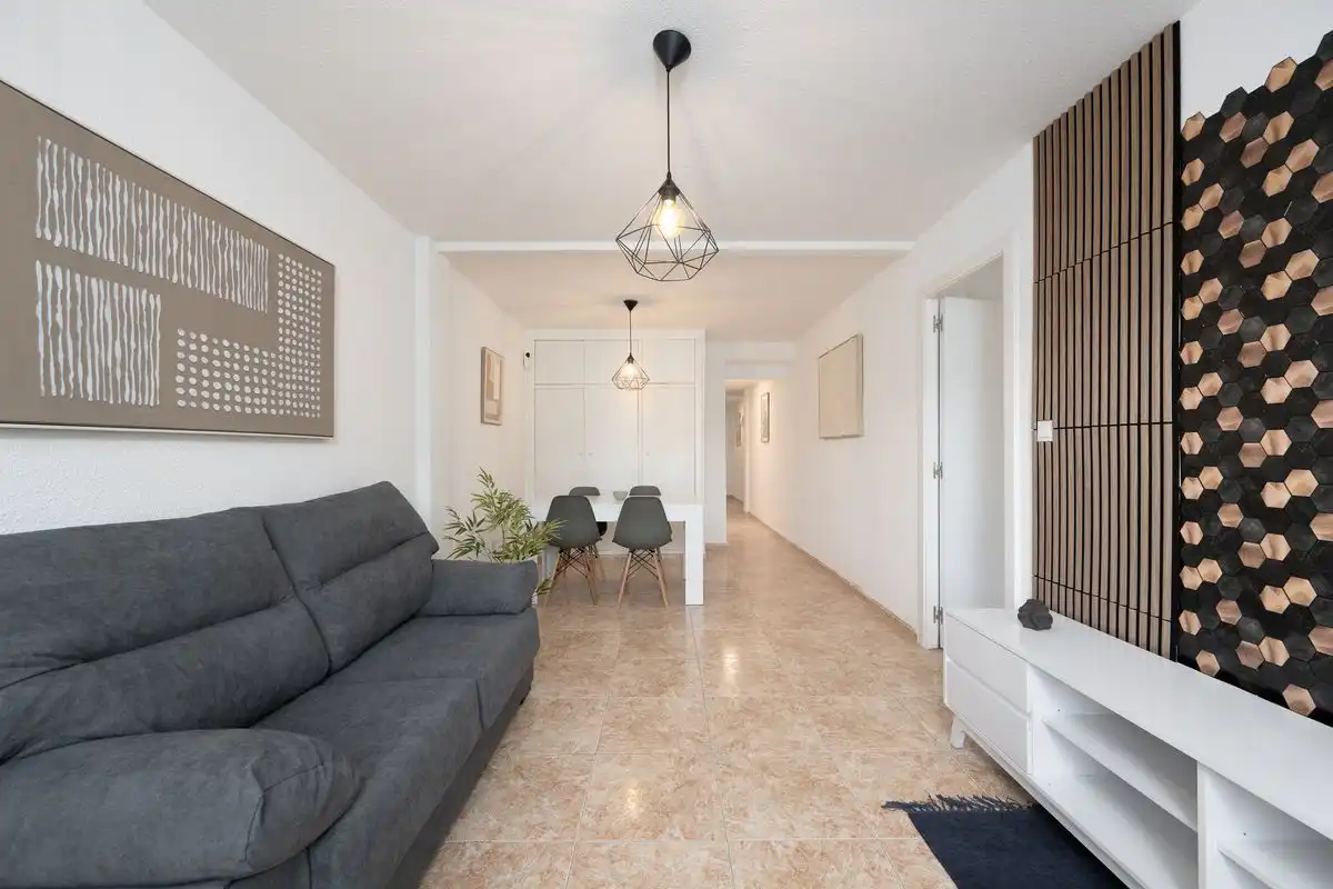 Sala d'estar de Pis en venda en Alicante / Alacant amb Calefacció i Moblat