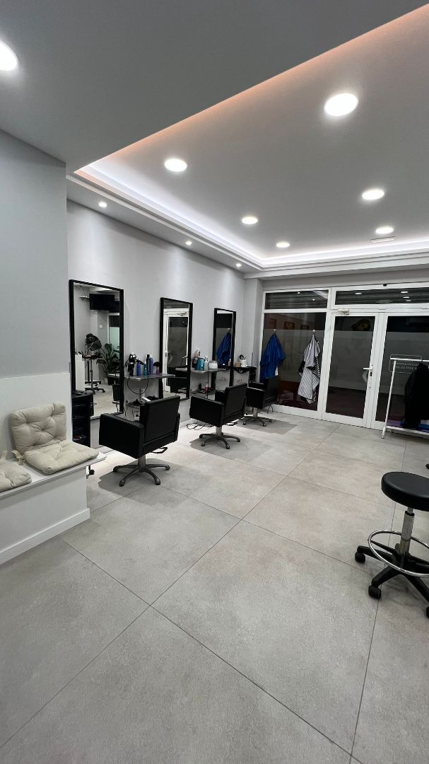 Premises to rent in Badalona  with Air Conditioner