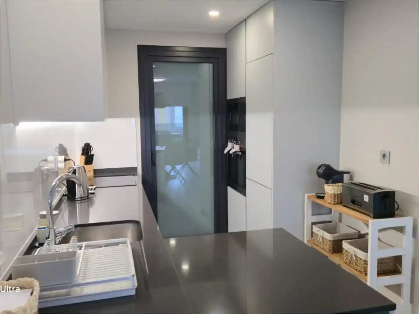Kitchen of Flat for rent in Benidorm  with Air Conditioner, Private garden and Swimming Pool