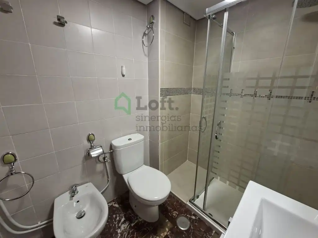 Baño de Piso de alquiler en Badajoz con Aire acondicionado y Calefacción