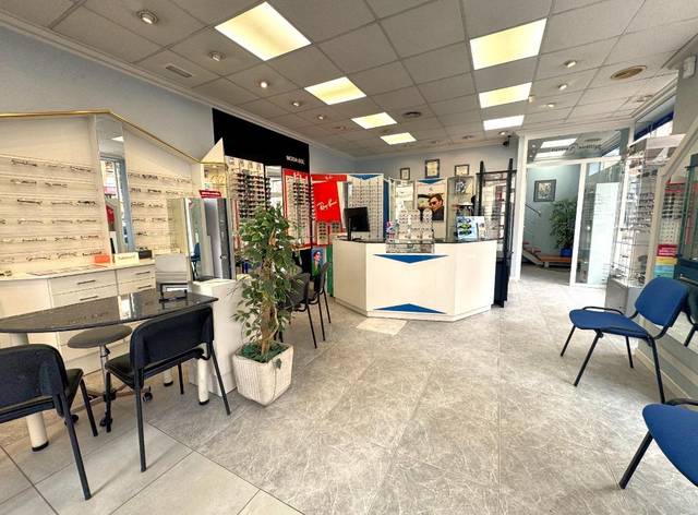 Local comercial en Alquiler en Calle de Aragón, 1 en Los Corrales de Buelna