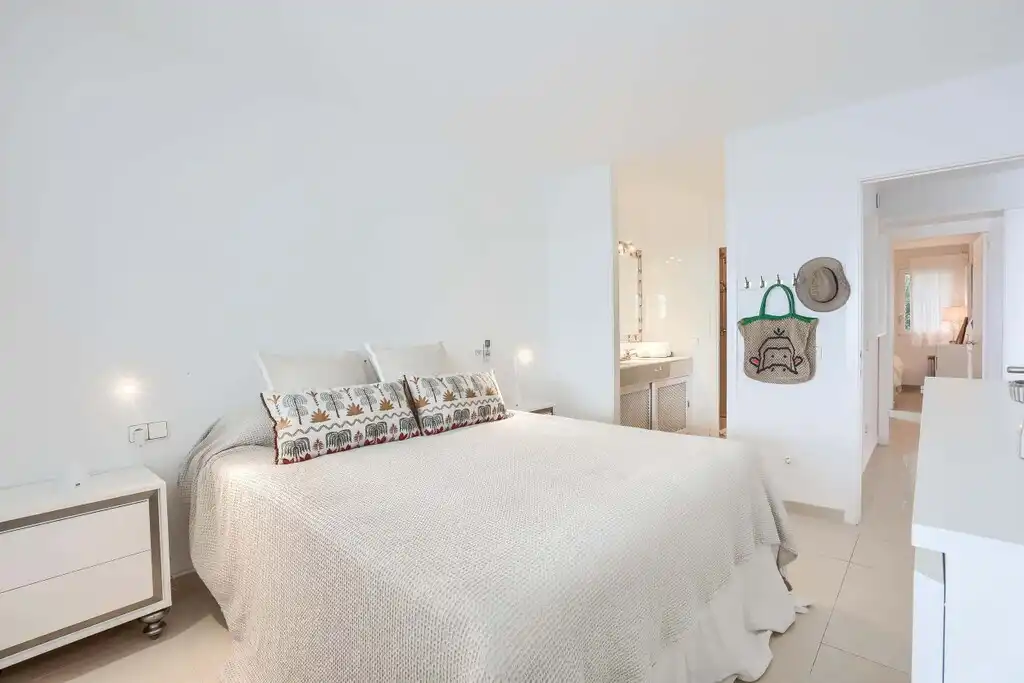 Habitación de Apartamento en venta en Calvià con Aire acondicionado, Jardín privado y Terraza