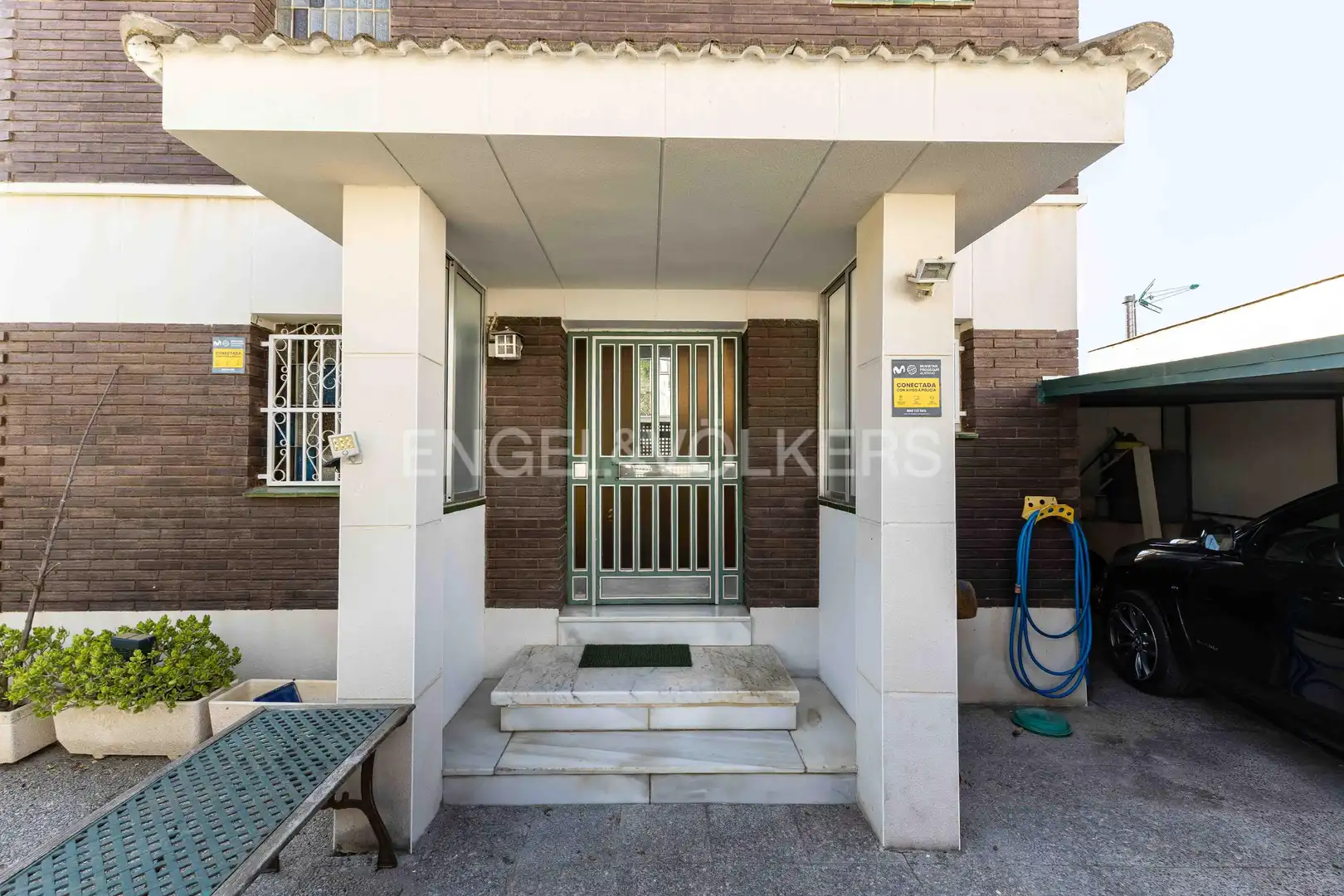 Vista exterior de Casa o chalet en venta en Esplugues de Llobregat con Aire acondicionado, Calefacción y Jardín privado