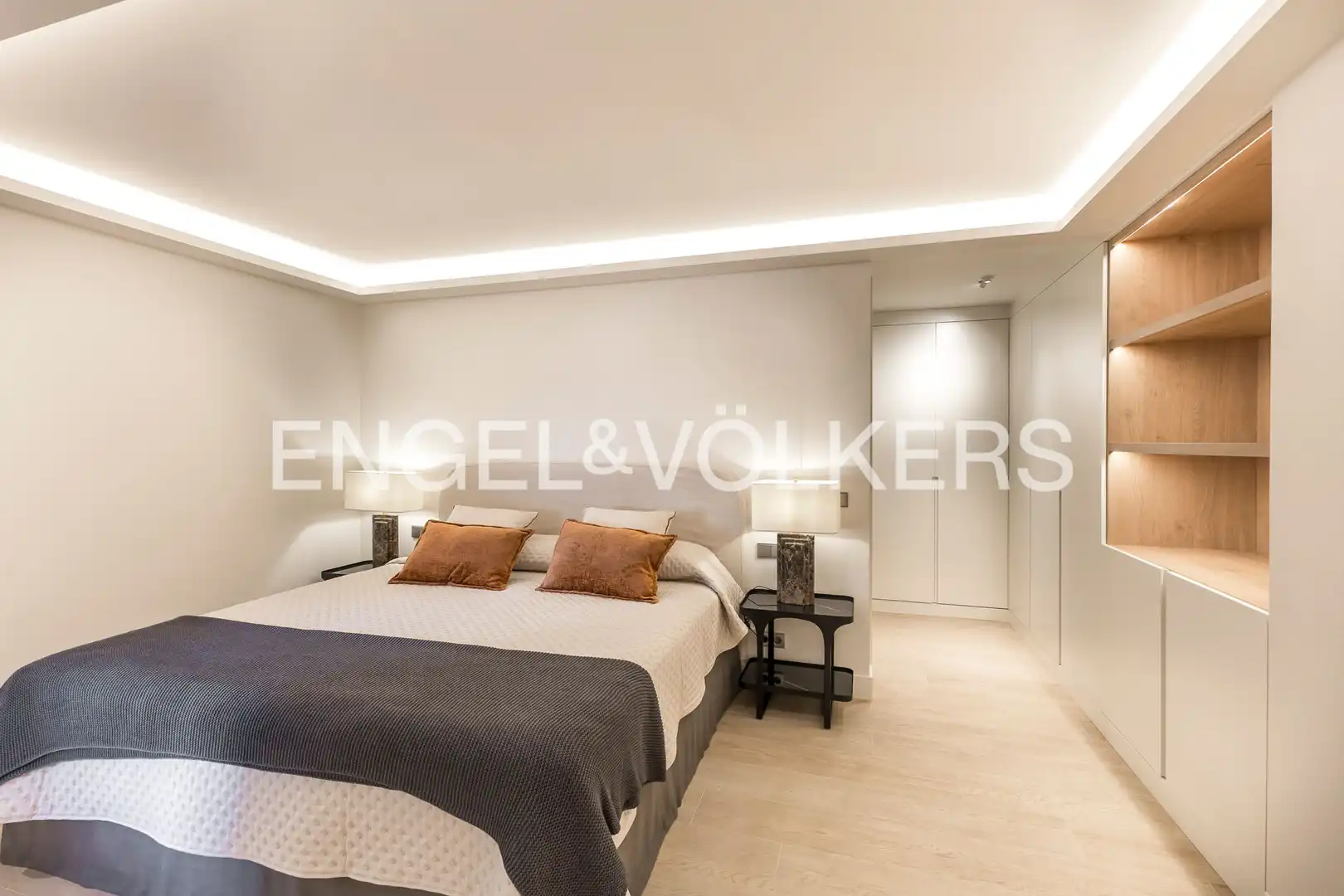 Schlafzimmer von Wohnung zur Miete in Madrid mit Klimaanlage, Heizung und Terrasse