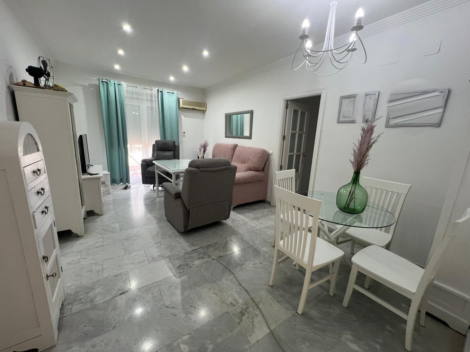 Sala d'estar de Pis en venda en Utrera amb Aire condicionat, Calefacció i Terrassa