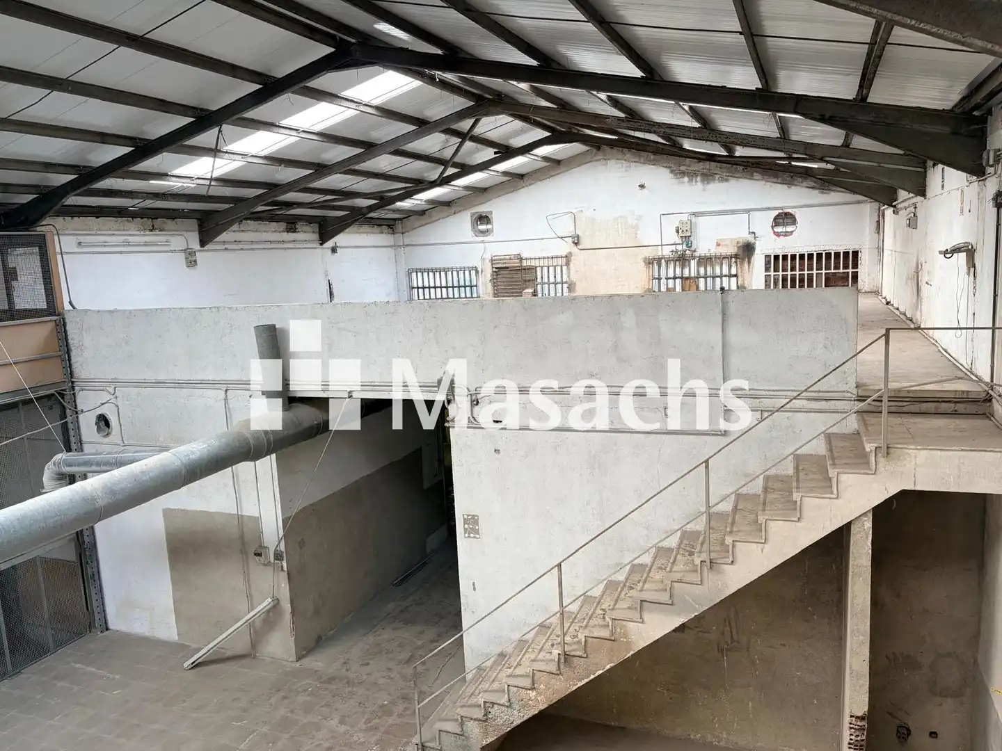 Außenansicht von Fabrikhallen zur Miete in Barberà del Vallès