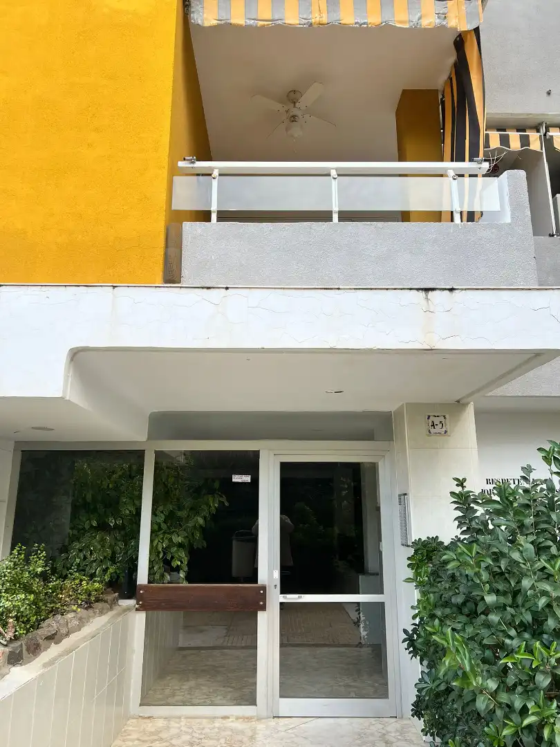 Außenansicht von Wohnungen zum Verkauf in Canet d'En Berenguer mit Klimaanlage, Heizung und Privatgarten