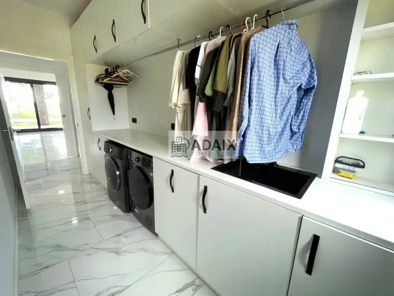 Exterior view of Houses for sale in Tomelloso  with Air Conditioner, Heating and Swimming Pool