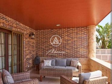 Villa mit Balkon zum Verkauf in Roquetas de Mar ciudad