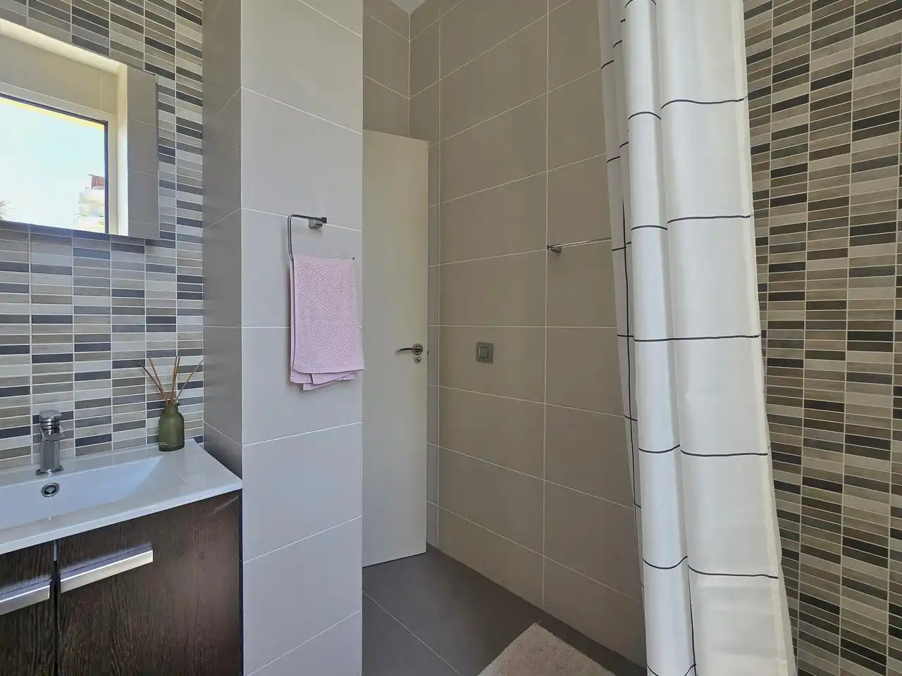 Baño de Dúplex de alquiler en Adeje con Aire acondicionado, Terraza y Amueblado