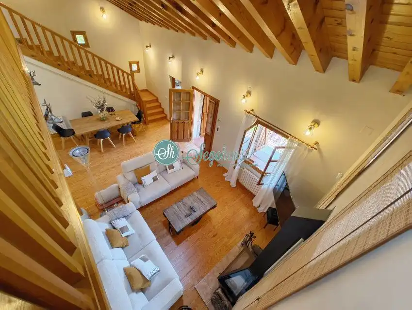 Sala de estar de Casa o chalet en venta en Palazuelos de Eresma con Calefacción, Terraza y Amueblado