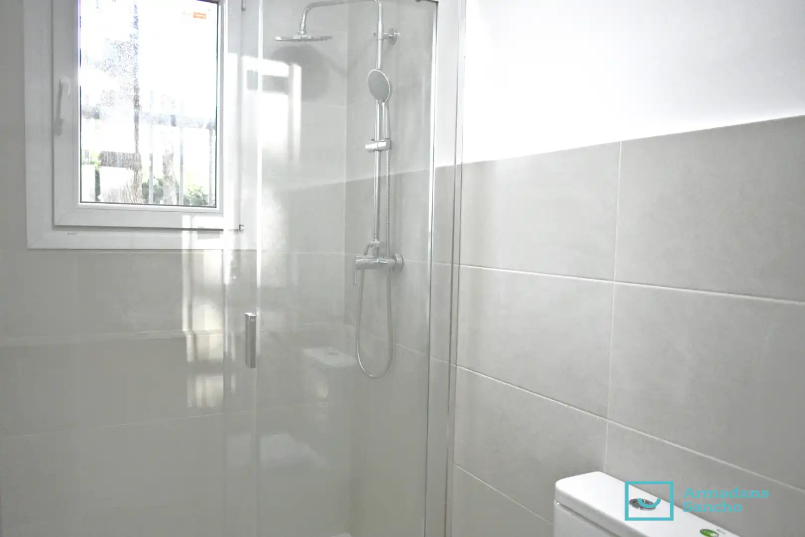 Baño de Casa o chalet de alquiler en Tiana con Horno