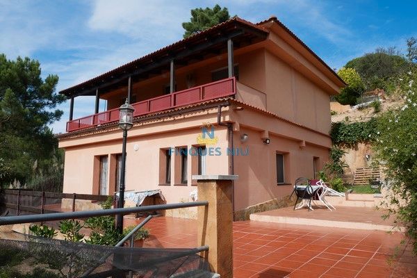Vista exterior de Casa o xalet en venda en Lloret de Mar amb Jardí privat, Terrassa i Piscina
