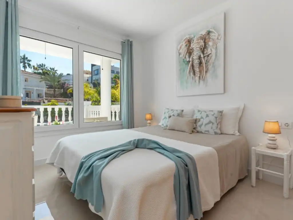 Bedroom of Houses for sale in El Campello  with Air Conditioner, Private garden and Swimming Pool