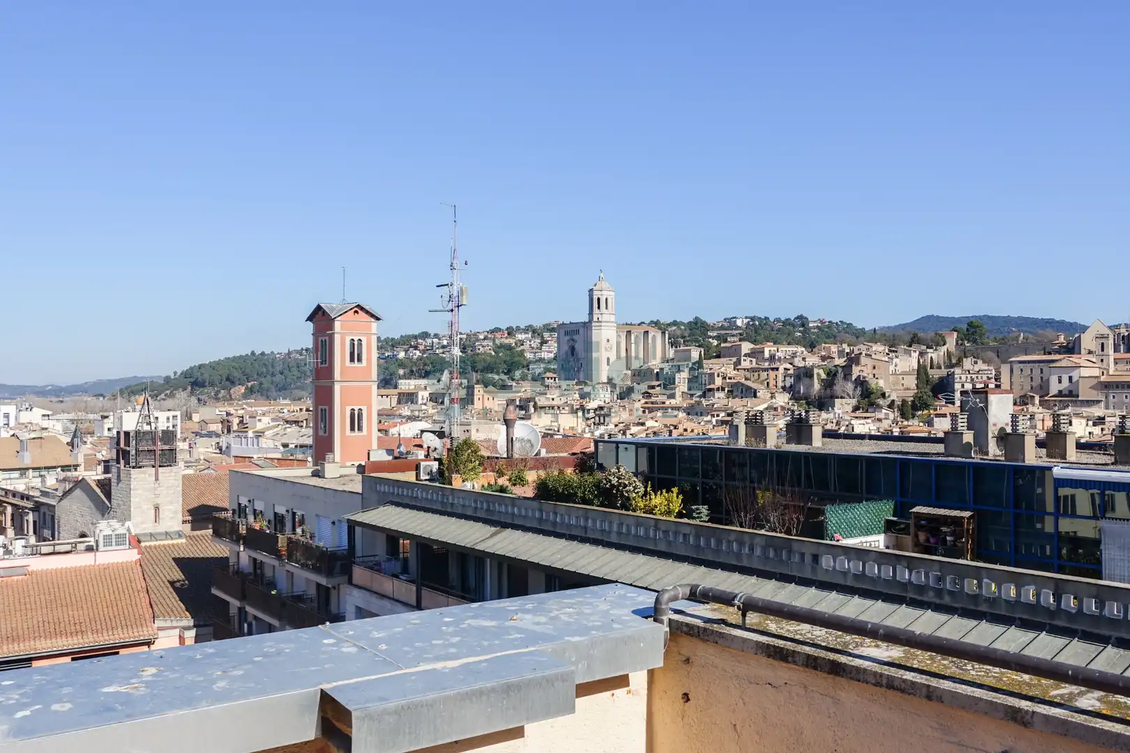 Vista exterior de Pis en venda en Girona amb Aire condicionat, Calefacció i Terrassa