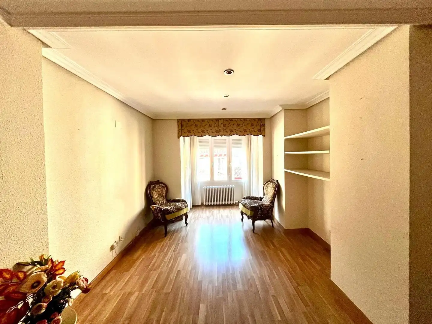 Living room of Flat for sale in Zaragoza  with Air Conditioner, Heating and Alarm