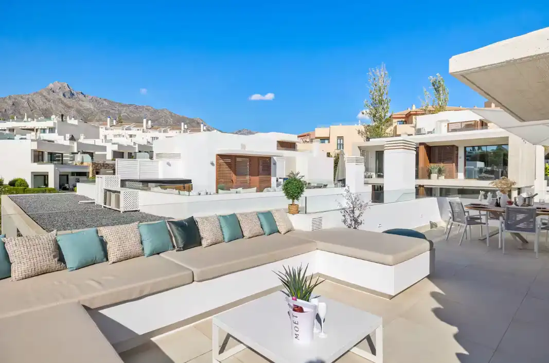 Terrassa de Casa adosada de lloguer en Marbella amb Aire condicionat, Calefacció i Jardí privat