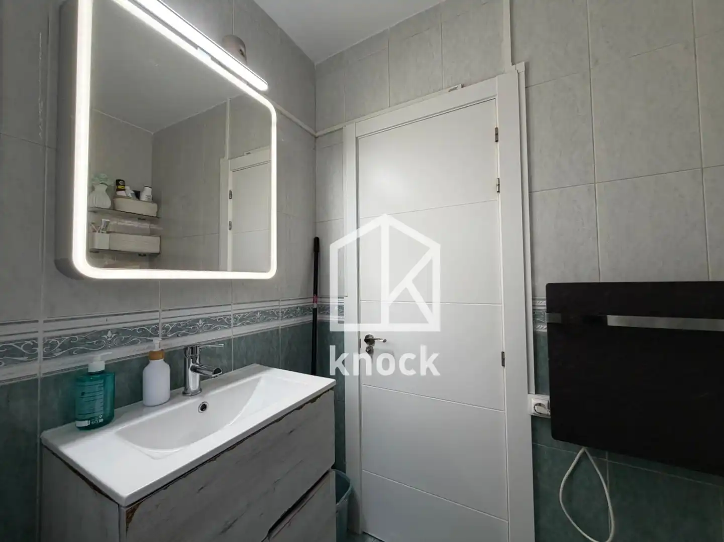 Baño de Piso en venta en Gijón  con Calefacción